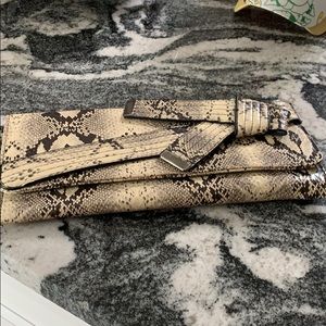 Jessica Simpson clutch